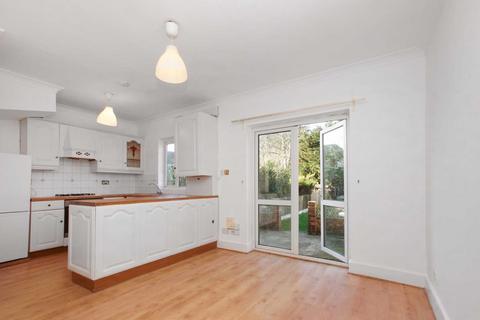 3 bedroom house to rent, Lewis Avenue, Walthamstow