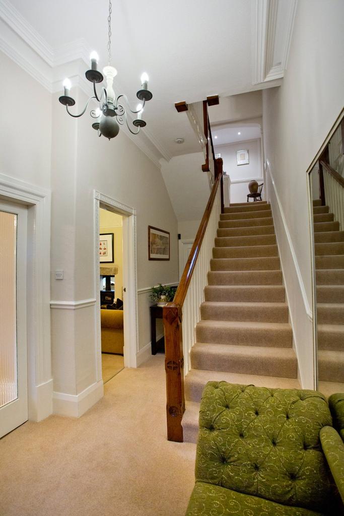 Hollowhead Lane, Wilpshire... 5 bed semidetached house £575,000