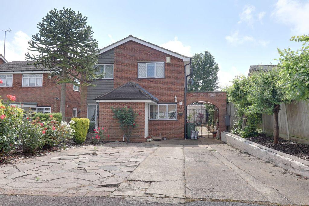 Garrett Close, Dunstable LU6 3EG 4 bed detached house £460,000
