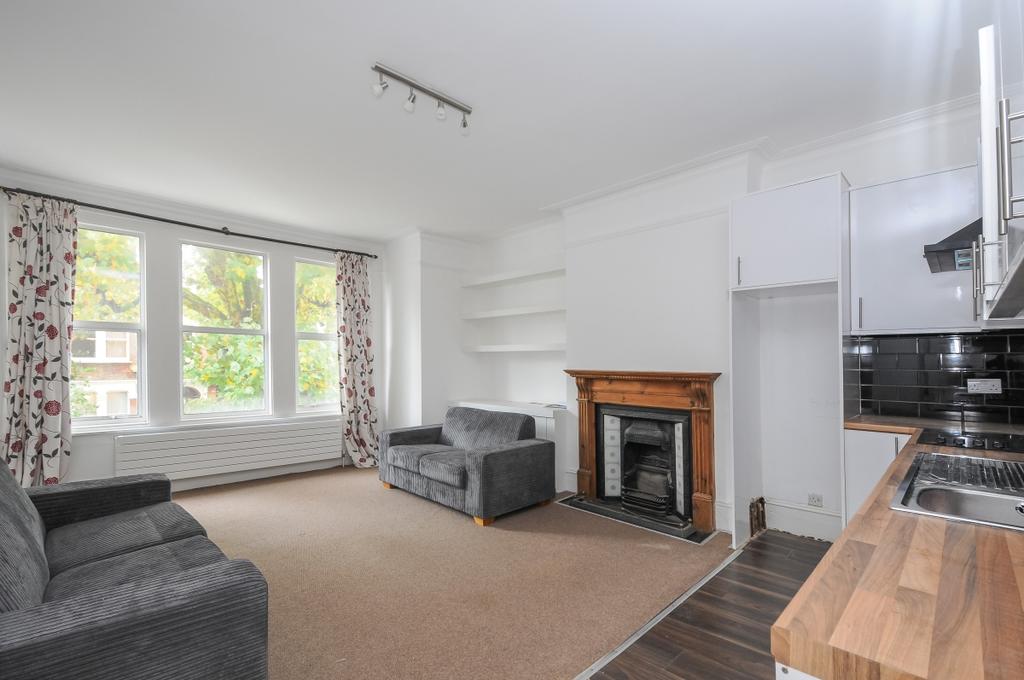 Streathbourne Road Balham SW17 3 bed flat - £2,200 pcm (£508 pw)