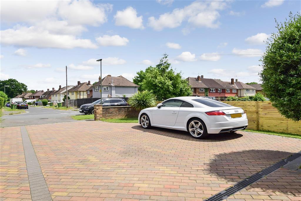 Driveway/Parking