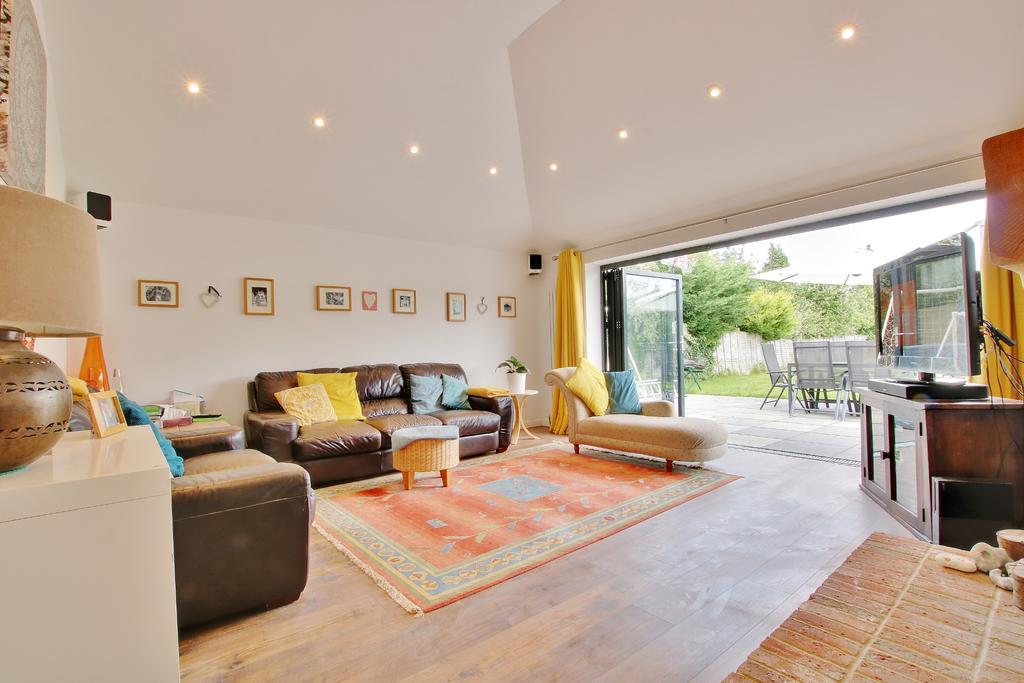 Woodley Lane, Romsey 4 bed detached bungalow £725,000