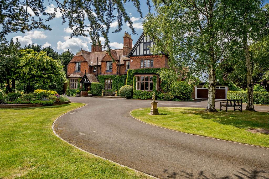 Wrexham Road, Pulford, Chester 6 bed detached house for sale £1,195,000
