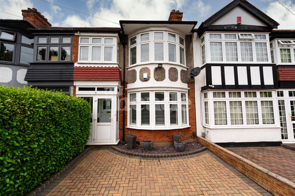 Coningsby Gardens, Chingford, E4 3 bed terraced house £575,000