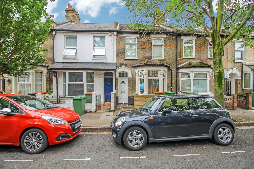 Holbrook Road, West Ham / Stratford E15 4 bed terraced house to rent