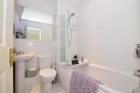 49 Low Meadow, Halling, Rochester, ME2 1LX