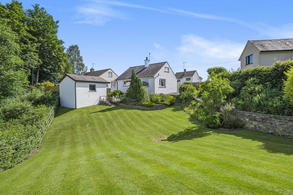 5 Heron Hill, Kendal, Cumbria, LA9 7JE 2 bed detached bungalow £310,000