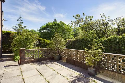 10 The Woods, Grotton, Oldham, OL4 4LP