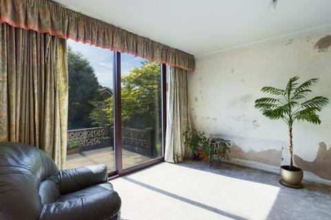 10 The Woods, Grotton, Oldham, OL4 4LP
