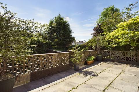10 The Woods, Grotton, Oldham, OL4 4LP