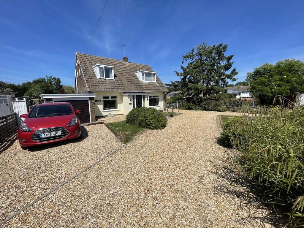 Stockerston Crescent, Uppingham 3 bed detached house £350,000