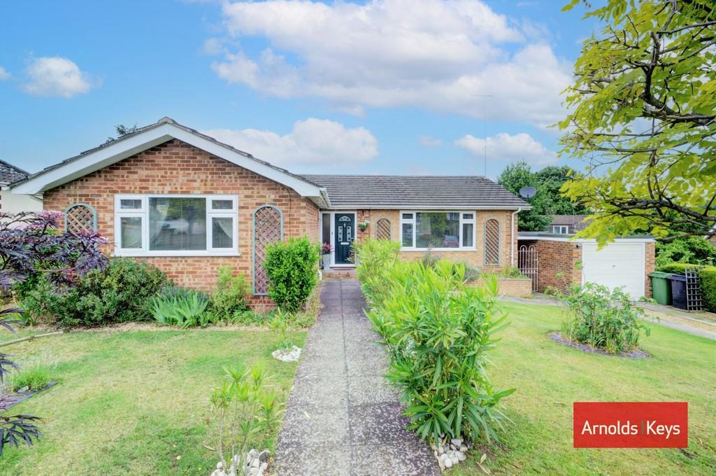 Grovedale Close, Costessey, Norwich 3 bed detached bungalow £365,000