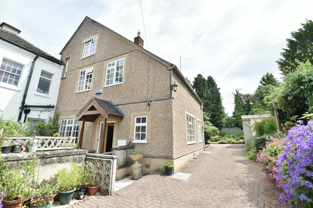 Clifton, Ashbourne 4 bed house £499,950