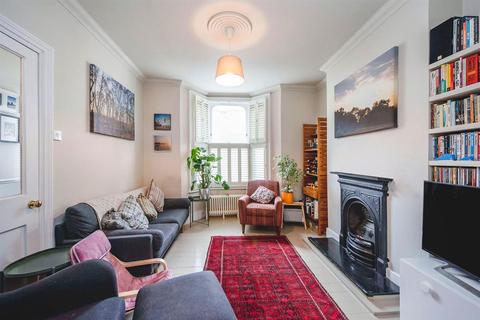11 Alfearn Road, London, E5 0SE