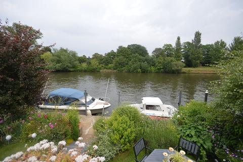22 The Island, Thames Ditton, KT7 0SH
