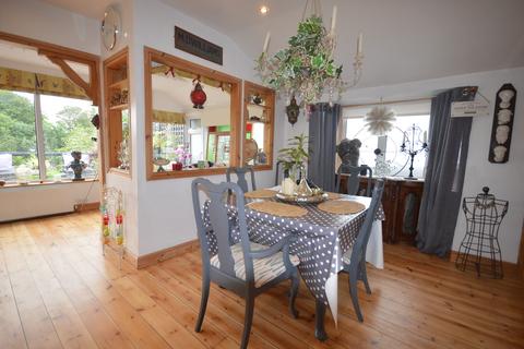 22 The Island, Thames Ditton, KT7 0SH