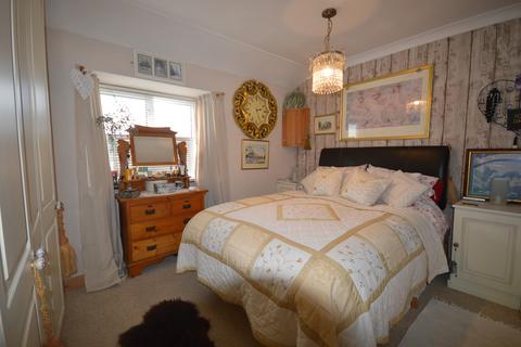 22 The Island, Thames Ditton, KT7 0SH