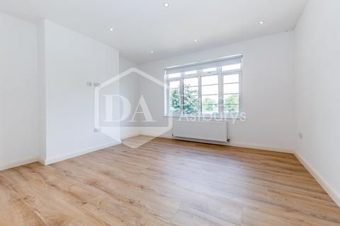 2 bedroom apartment to rent, Risborough Close, Muswell Hill, London