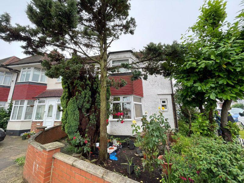 Merlin Crescent, Edgware Studio £189,950