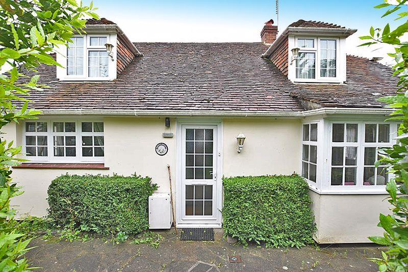 Pilgrims Way, Detling ME14 4 bed bungalow for sale £425,000