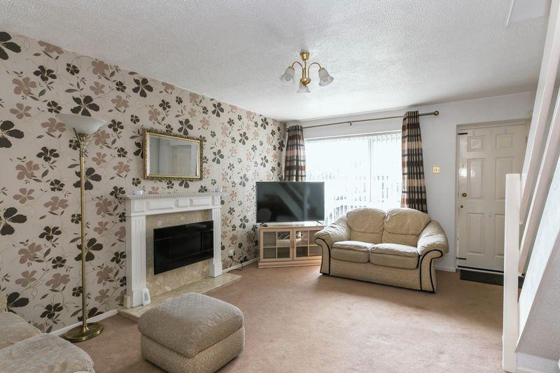 Merton Road, Highfield, WN3 6AT 3 bed semidetached house £625 pcm (£