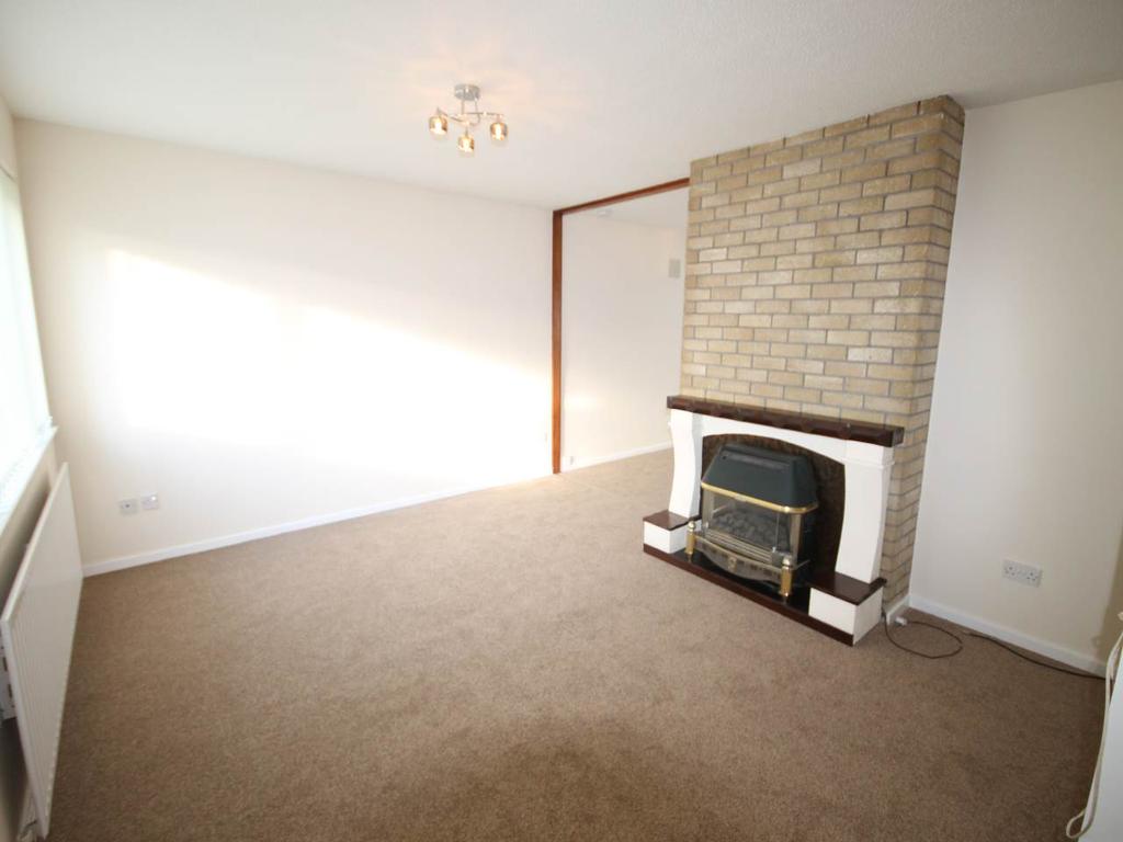 Maes Y Drudwen, Glenfields, Caerphilly 3 bed house £1,000 pcm (£231 pw)