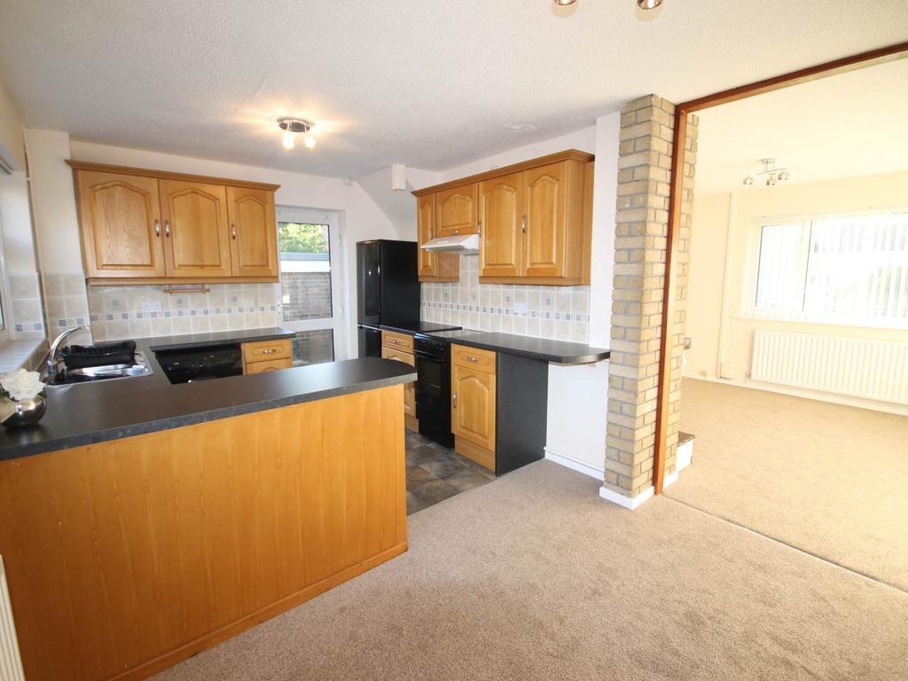 Maes Y Drudwen, Glenfields, Caerphilly 3 bed house £1,000 pcm (£231 pw)