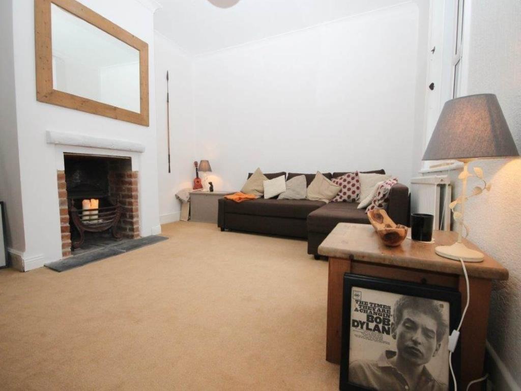 Stourfield Road, Southbourne, Bournemouth 4 bed semidetached house £1,495 pcm (£345 pw)