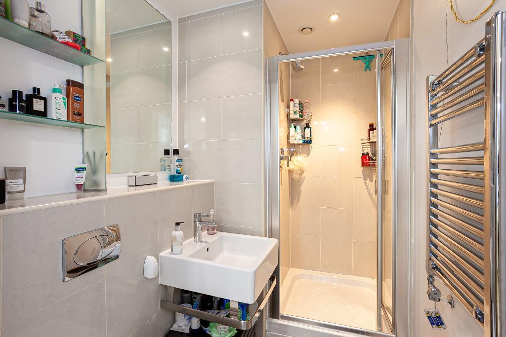 En suite bathroom