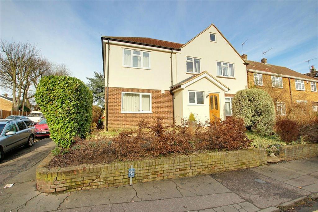 Allnutts Road, Epping, Essex 4 bed detached house £525,000