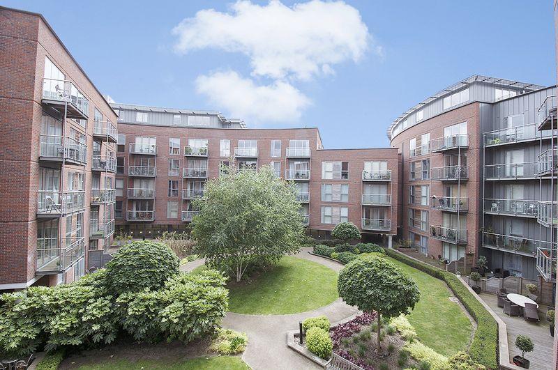The Heart, WaltononThames 2 bed flat £1,450 pcm (£335 pw)