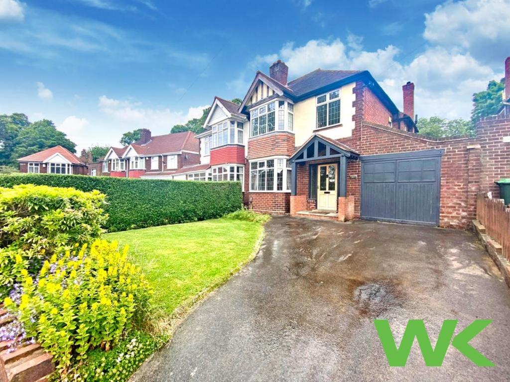 Barnford Crescent, Oldbury, B68 3 bed semidetached house £285,000