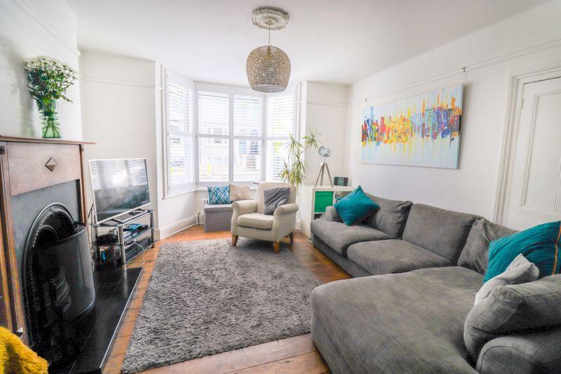 Cambridge Road, SouthendOnSea 3 bed semidetached house £1,875 pcm
