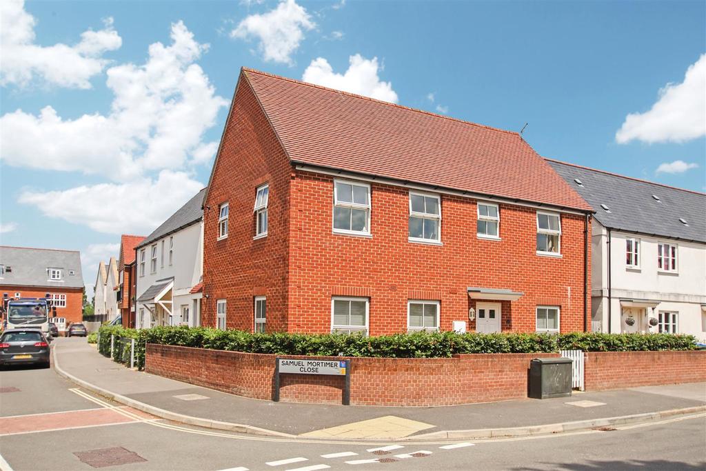 Samuel Mortimer Close, Catisfield 2 bed apartment £200,000