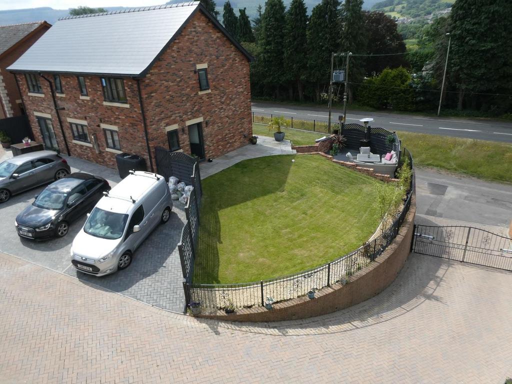Well Place, Cwmbach, Aberdare 4 bed detached house £435,000