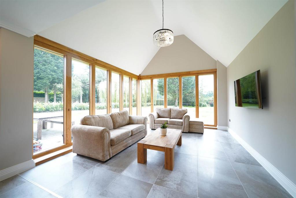 Sunningdale House (54).jpg