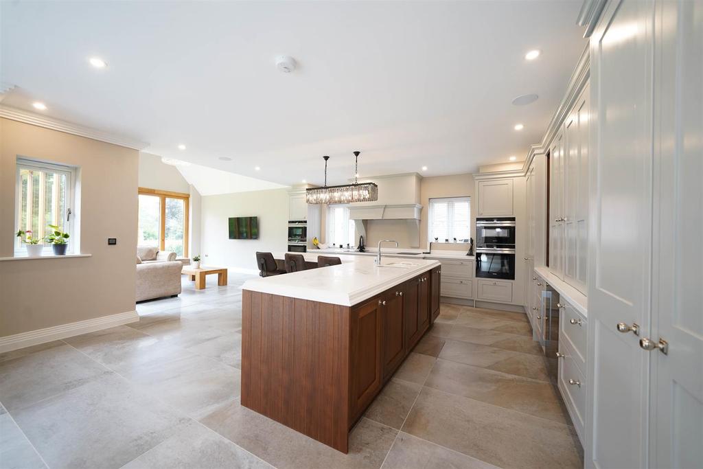 Sunningdale House (52).jpg