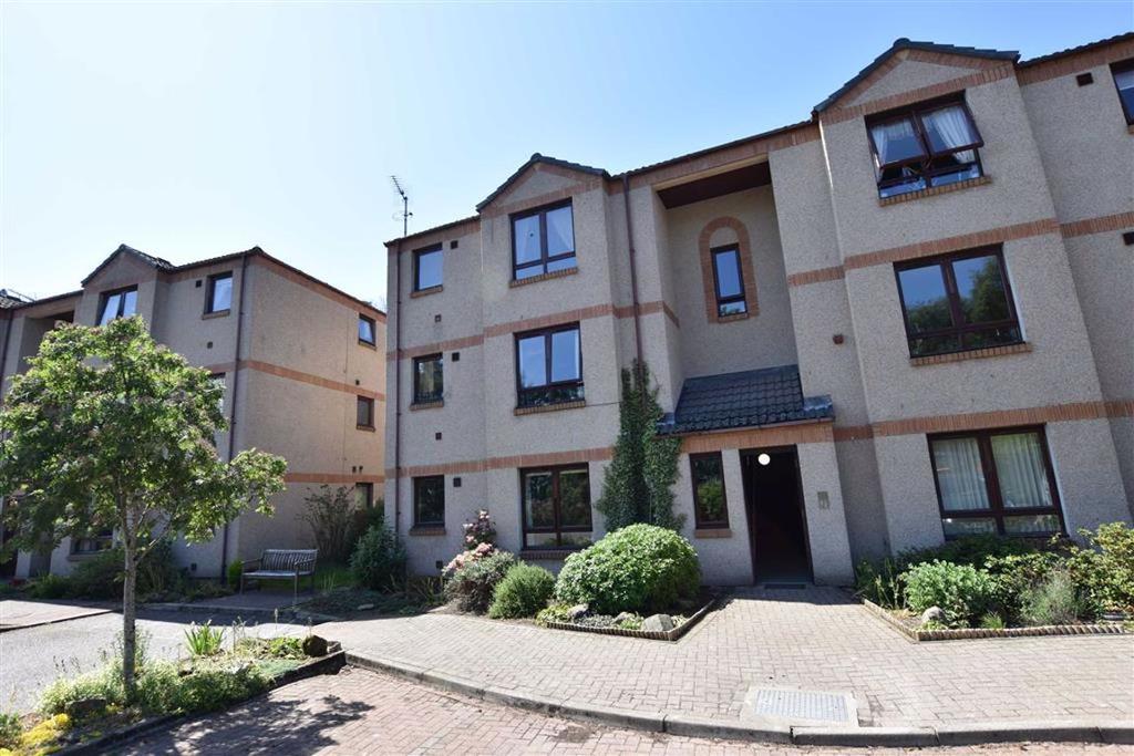 Cambrai Court, Dingwall, Rossshire 2 bed flat £98,000