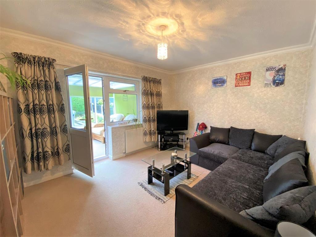 Kemple View, Clitheroe, Ribble Valley 2 bed semidetached bungalow £