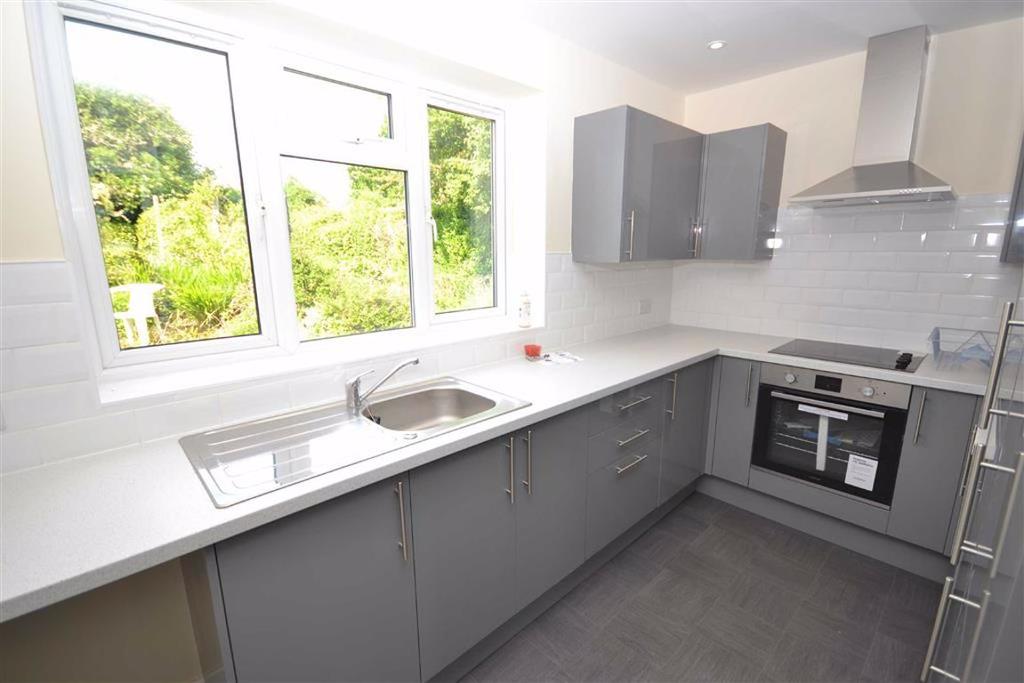 Alandale Drive, Garforth, Leeds, LS25 3 bed semidetached house £220,000