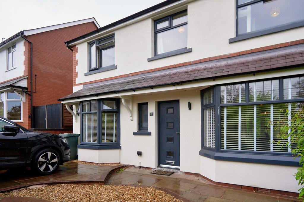 Rotherwick Avenue, Chorley 4 bed semidetached house £324,995