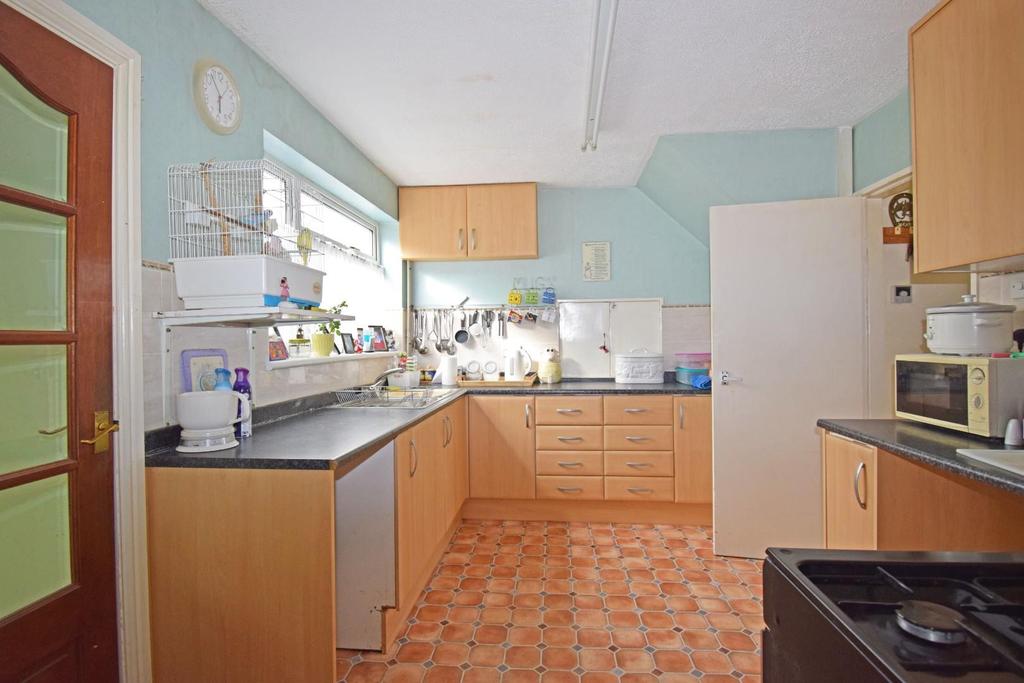 9 The Grove, kitchen.jpg