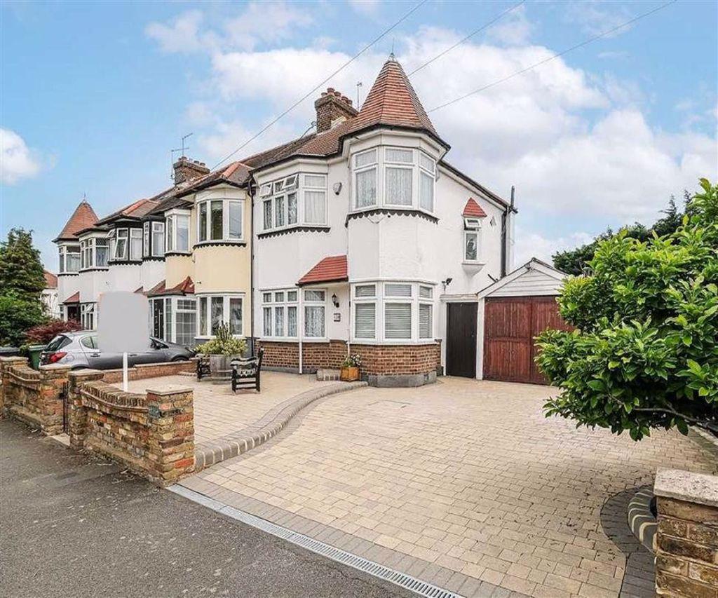 Waltham Way, Chingford 3 bed semidetached house £570,000