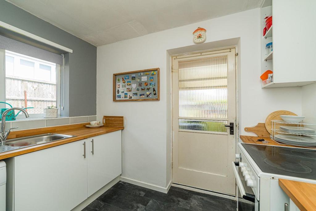 Woodrow Chase, Herne Bay 2 bed semidetached bungalow £300,000