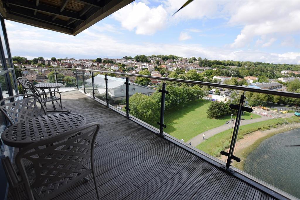The Mirage, Portishead 2 bed flat £430,000