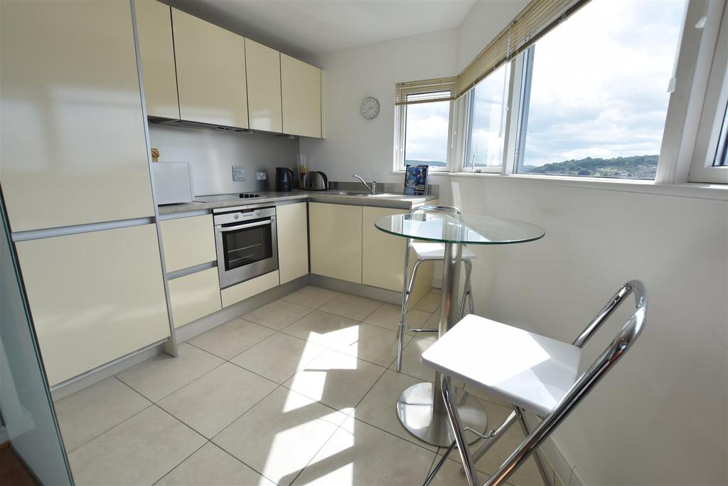 The Mirage, Portishead 2 bed flat £430,000