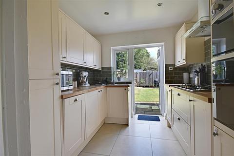 21 Quebec Close, Bexhill-on-sea, TN39 4HX