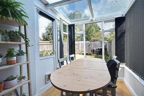 21 Quebec Close, Bexhill-on-sea, TN39 4HX
