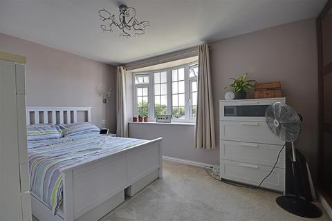 21 Quebec Close, Bexhill-on-sea, TN39 4HX