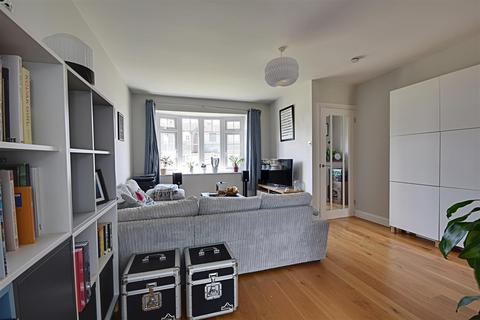 21 Quebec Close, Bexhill-on-sea, TN39 4HX